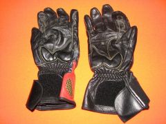 Gauntlet gloves palm