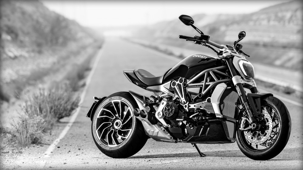 XDiavel-s_2016_Amb-02_1920x1080.mediagallery_output_image_[1920x1080].jpg
